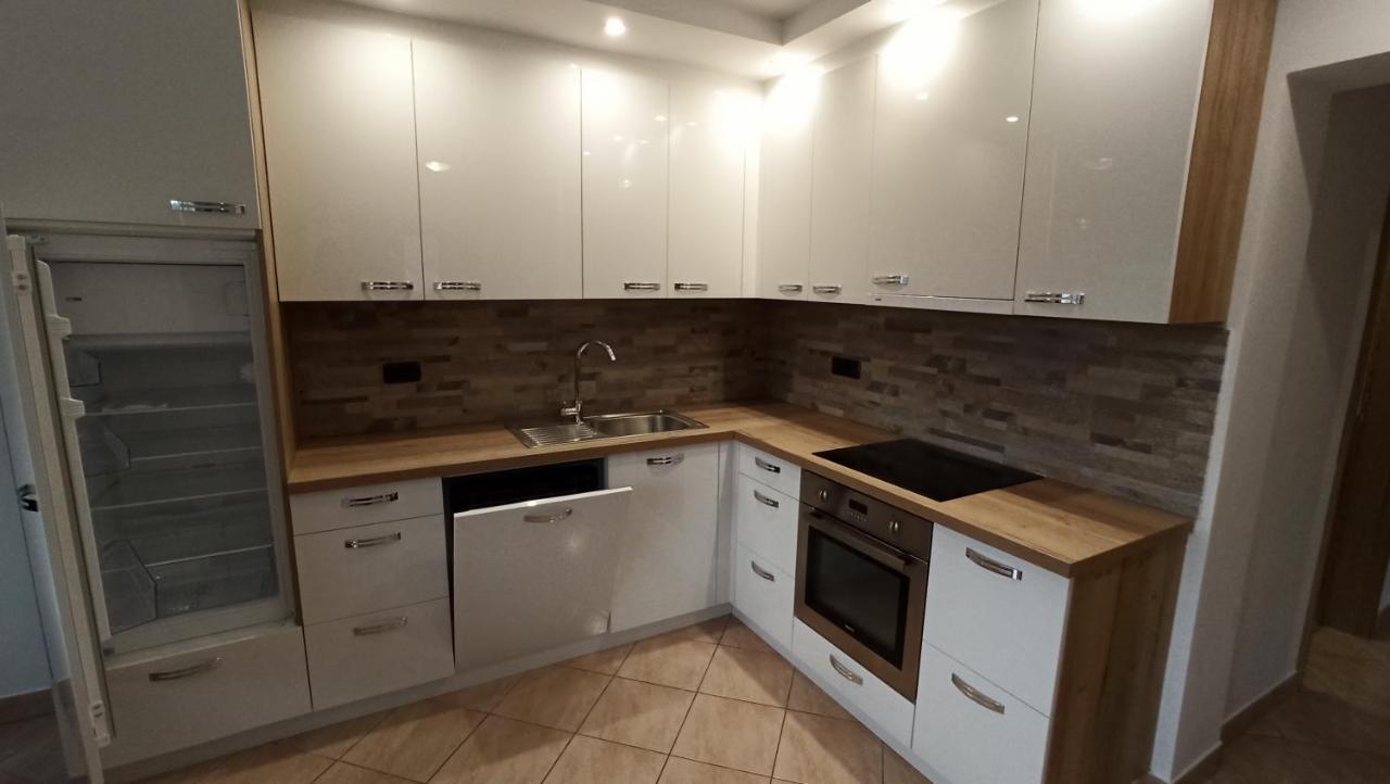 Apartma Apollonio Črni Kal Exteriör bild
