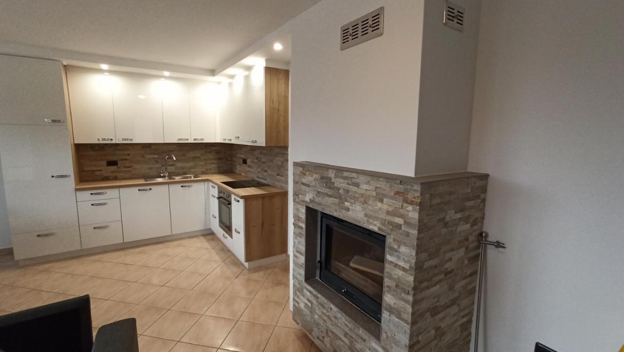 Apartma Apollonio Črni Kal Exteriör bild